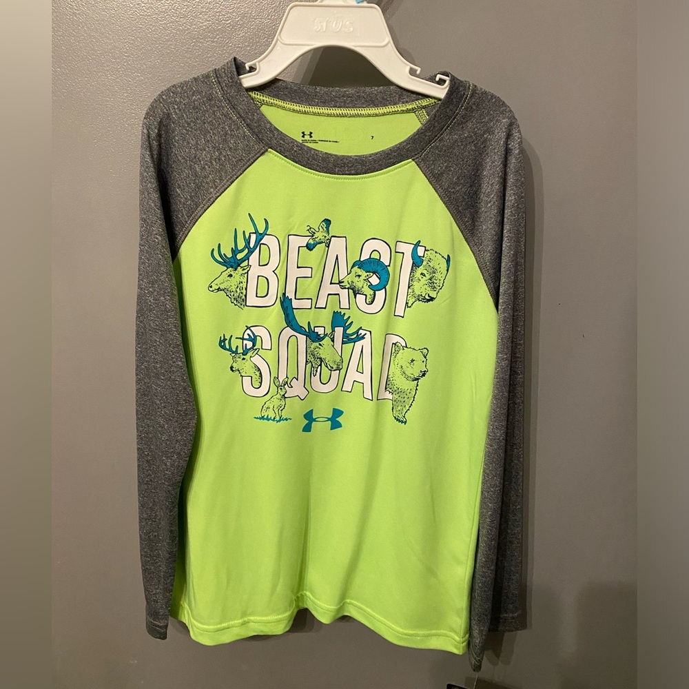 Boys size 7 under armour shirt NWT